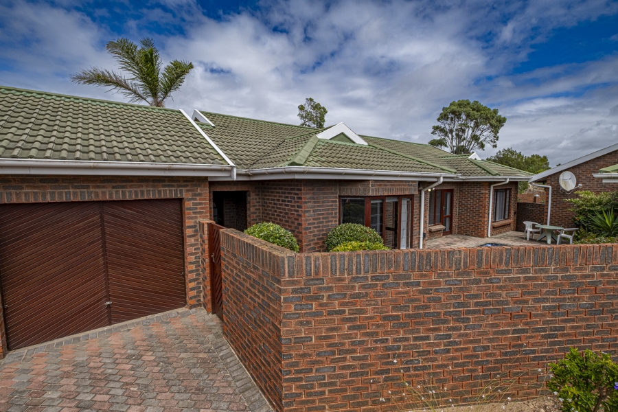 3 Bedroom Property for Sale in Summerstrand Eastern Cape